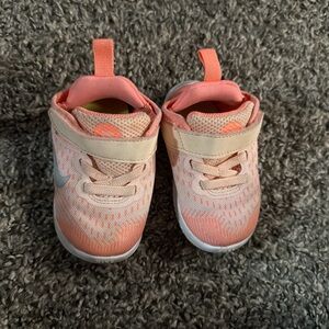 Nike Kids' Peach/Pink Lightweight Running Shoes